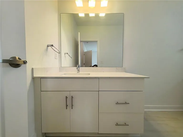 525 Parkway Dr #401 — Photo 14