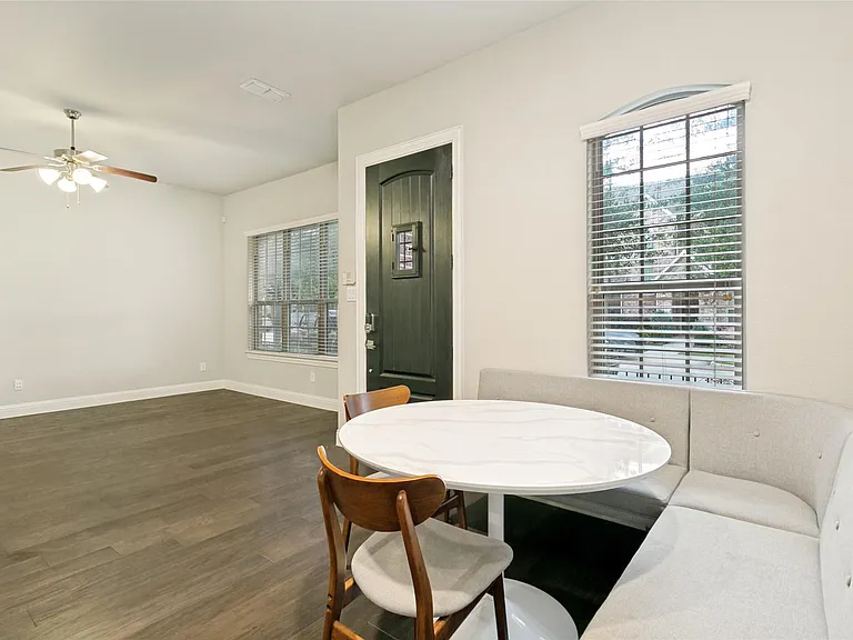 2209 Zenith Ave — Photo 5