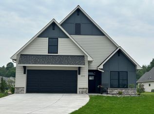 2461 Sharon Ln, Hudson, WI 54016