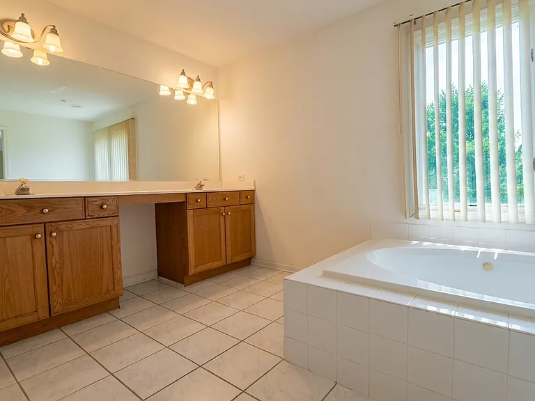 1925 Danube Way — Photo 11