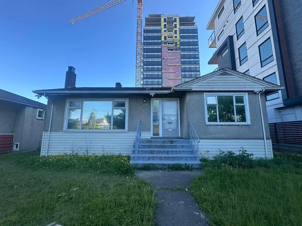 448 W 41st Ave, Vancouver, BC V5Y 2S7