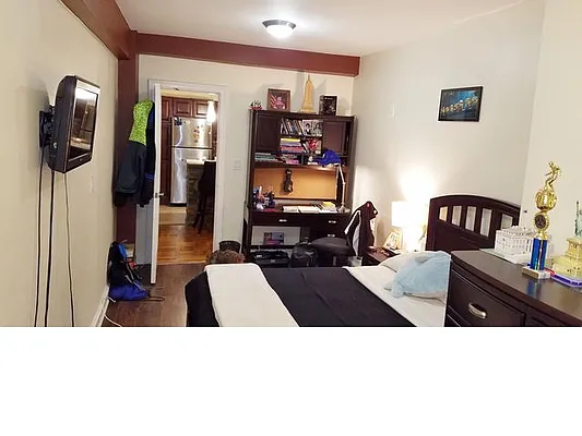 Sold by Winzone Realty Inc | media 28