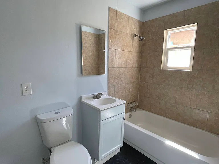 114 E 11th St #1 — Photo 5