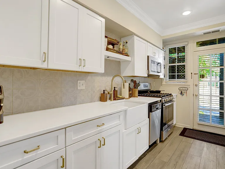 3 Russell Rd #3B — Photo 9