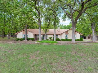 460 J E Woody Rd, Springtown, TX 76082