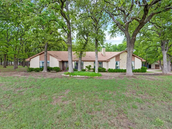 460 J E Woody Rd, Springtown, TX 76082