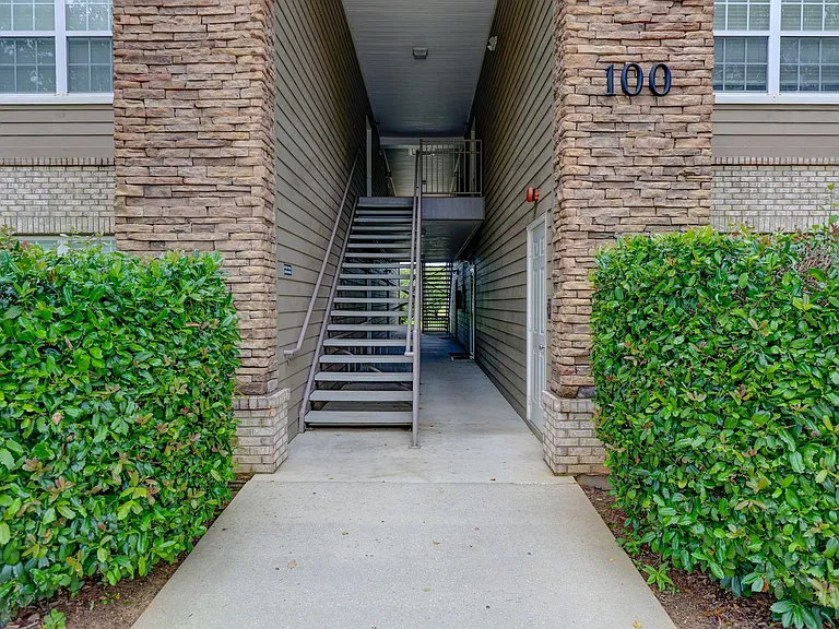 450 Park Ave #104 — Photo 2
