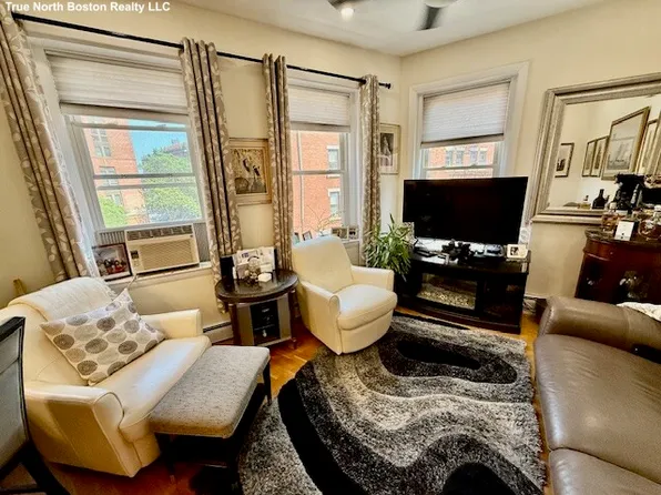 382 North St APT 2, Boston, MA 02113