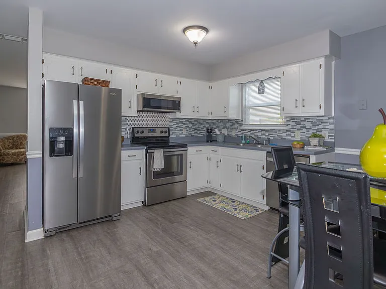 1810 Violet Ct — Photo 17