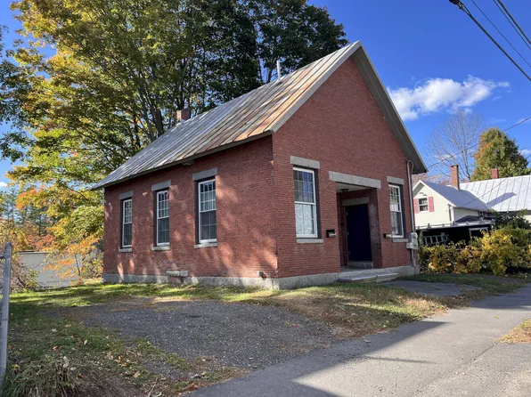 31 Mechanic Street, Skowhegan, ME 04976