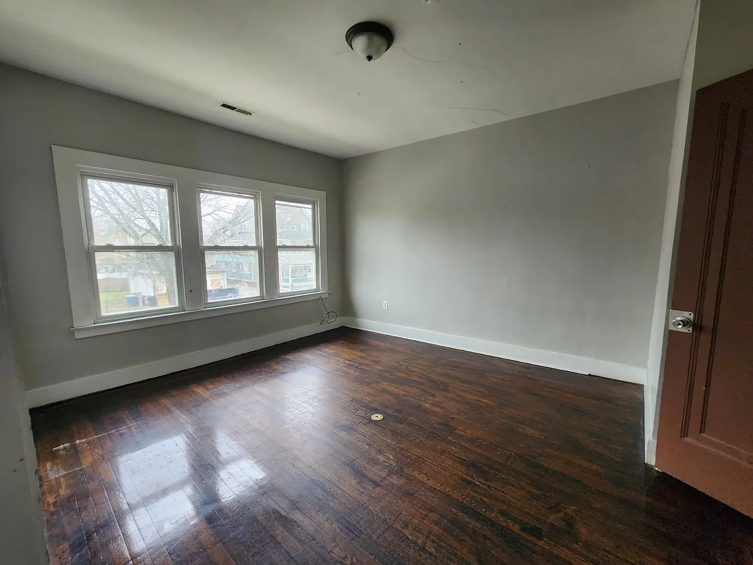 3 bed, $1,600 — Photo 1