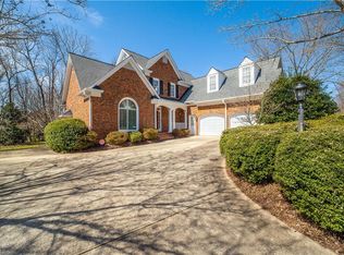 3203 Timberoak Ct, Greensboro, NC 27410