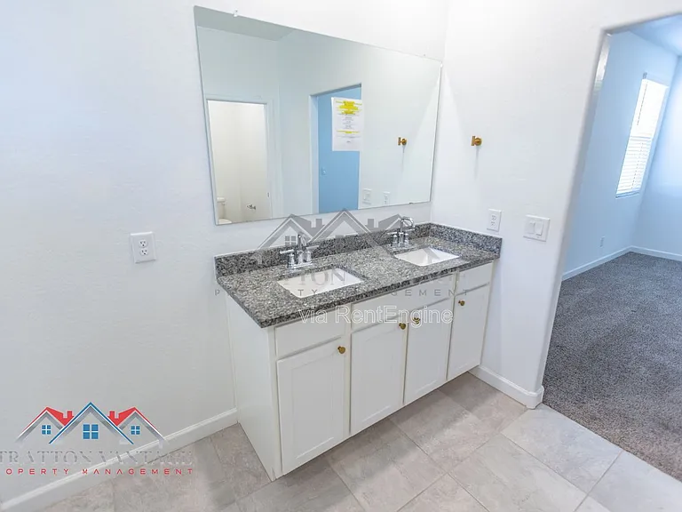 1673 N Wrigley Dr — Photo 32