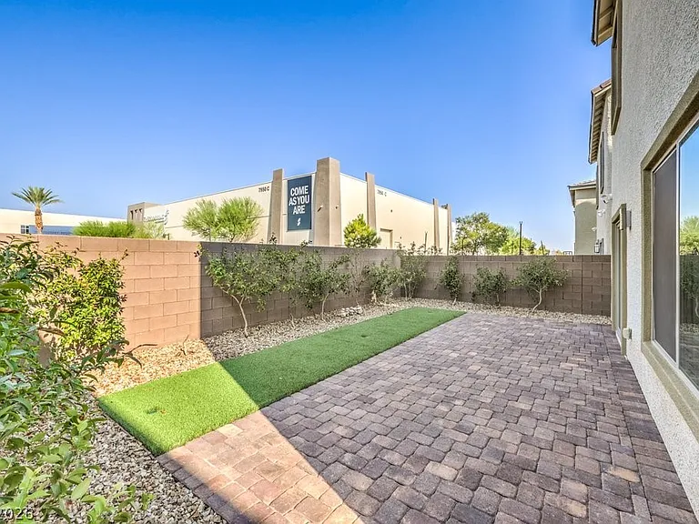 8051 Adelaide Hills St — Photo 37