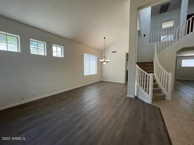 5 bed, 4.0 bath, 3119 sqft, $3,195 — Photo 3