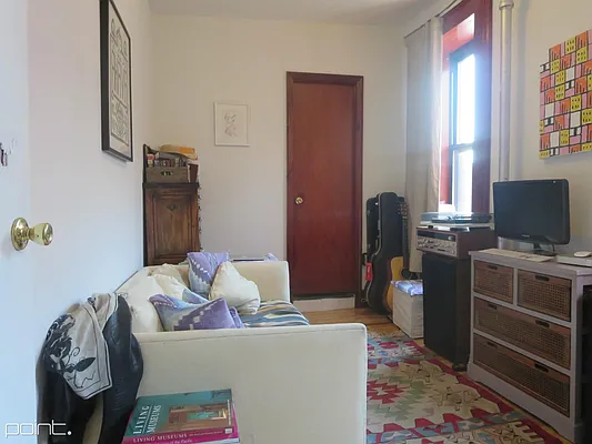 Rented by Point NYC | media 18