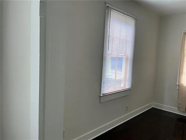2 bed, 1.0 bath, 1200 sqft, $1,350 — Photo 2