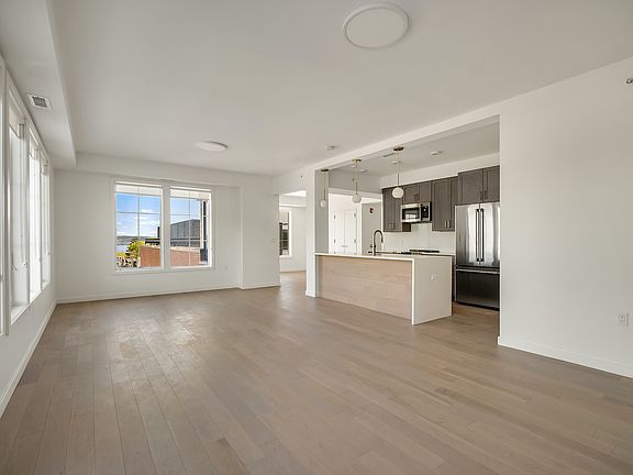 3rd image of 7 S Highland Ave Unit 303