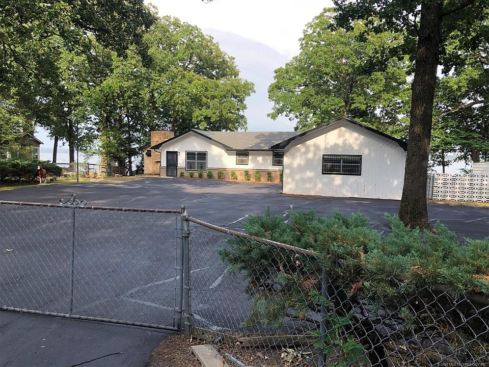 1st image of 36664 N Cliff Crest Dr