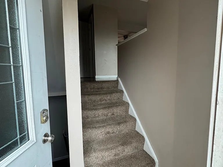 211 Parkwood Dr — Photo 13