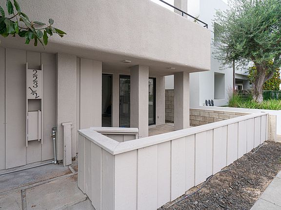 3rd image of 223 Abalone Ave #2B-2BA-850SQFT