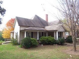 217 8th Ave NW, Hickory, NC 28601