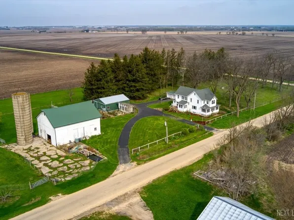 7930 E Line Rd, Kirkland, IL 60146