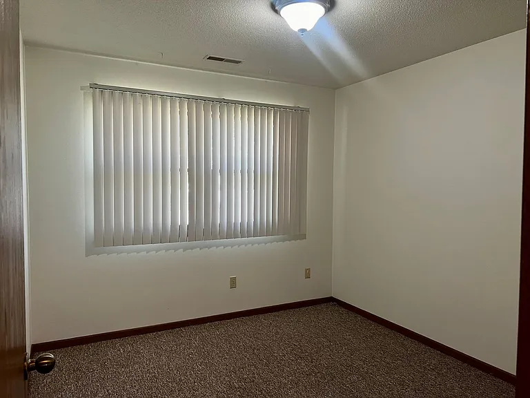 1215-1223 Branding Iron Rd — Photo 10