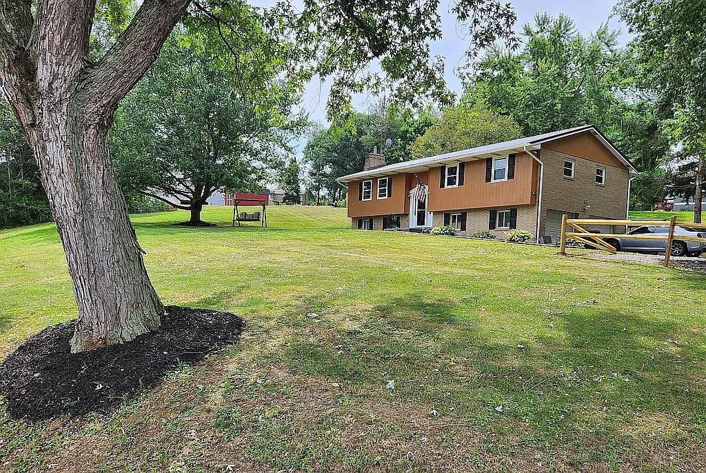 49619 S Park Cir photo 1