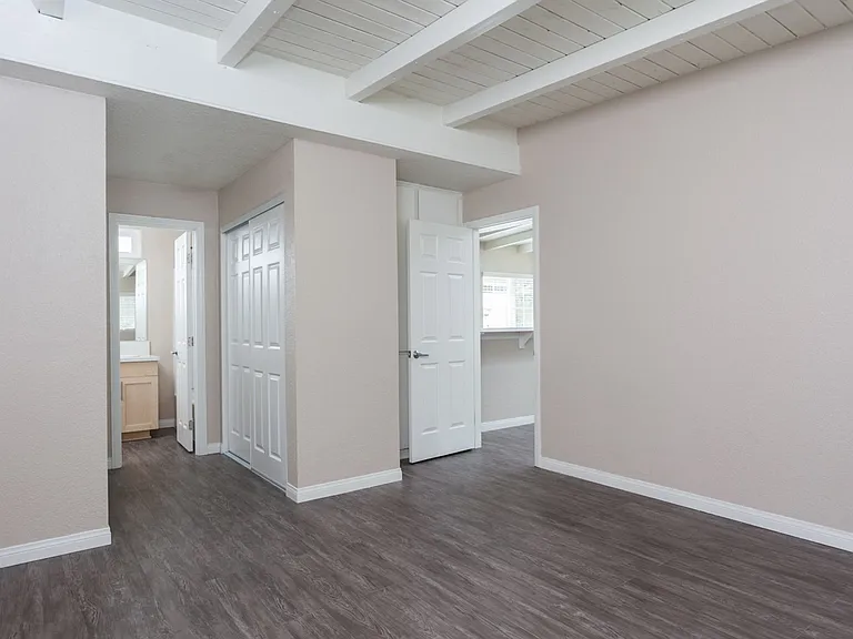 2701 W McFadden Ave — Photo 23