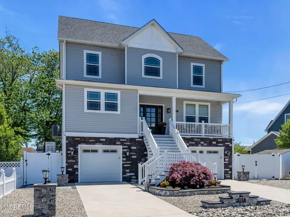13 Lagoon Drive E, Toms River, NJ 08753