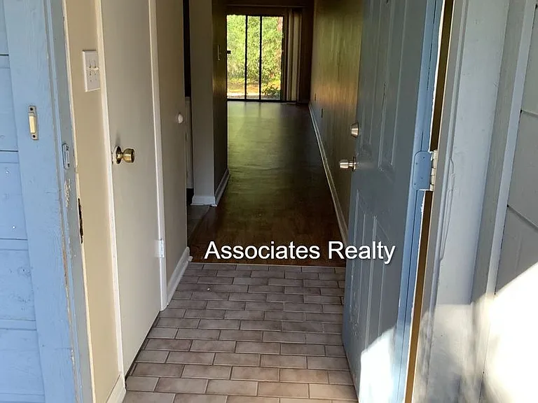 3071 NW 28th Cir — Photo 3