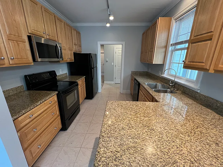 680 W Ferry St #4 — Photo 9
