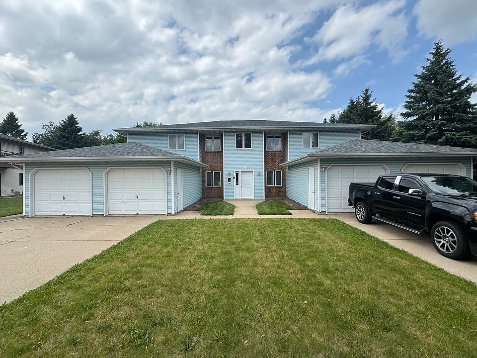 4 Unit Building with great backyard