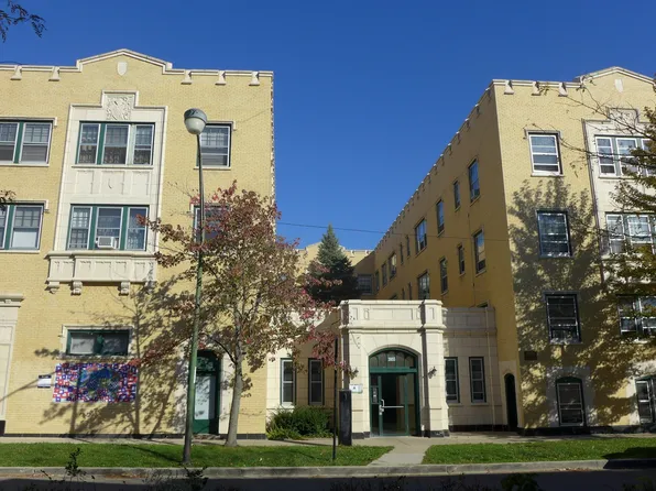 Lamon Courts Apartments