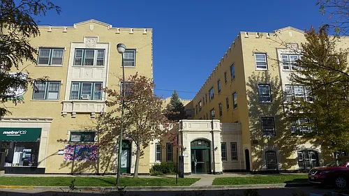 Lamon Courts Apartments Photo 1
