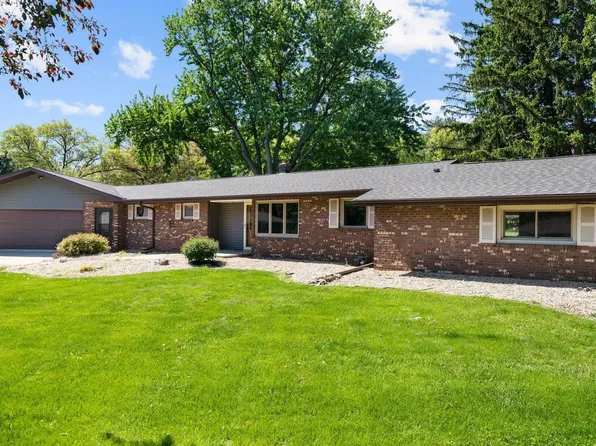 313 W Margaret Fuller Rd, Oregon, IL 61061