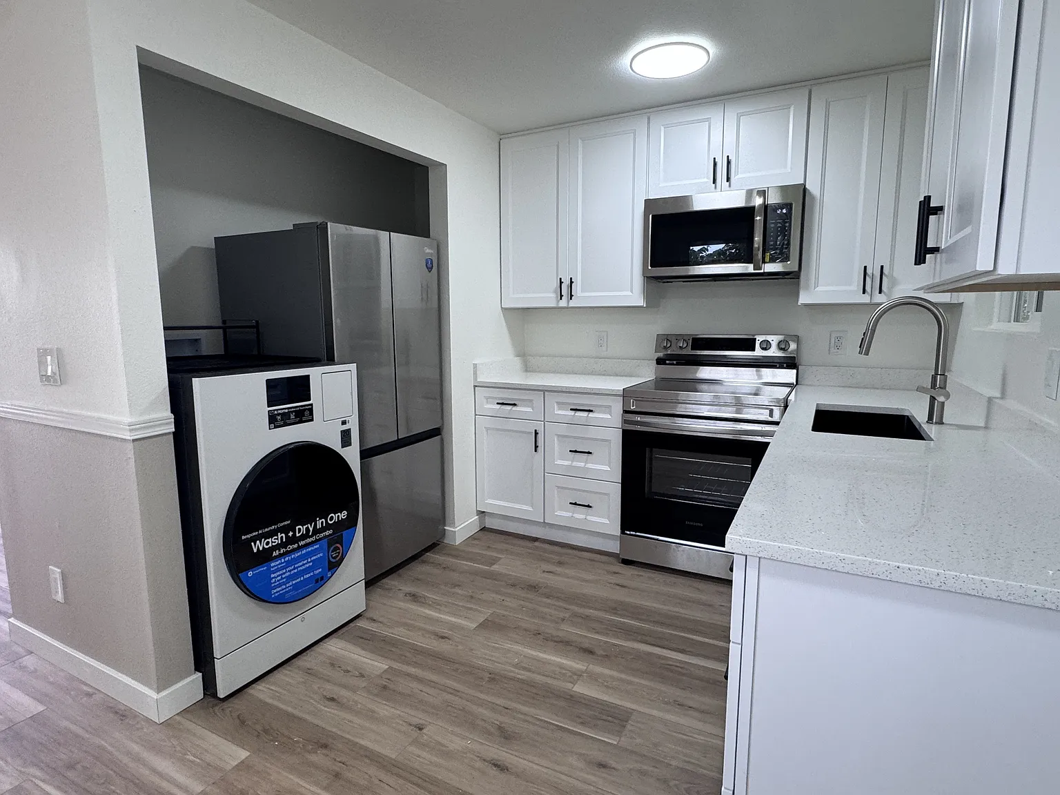 3021 SE 6th Avenue - 1 — Photo 3