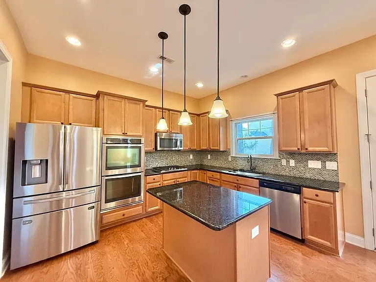1140 Litchborough Way — Photo 9