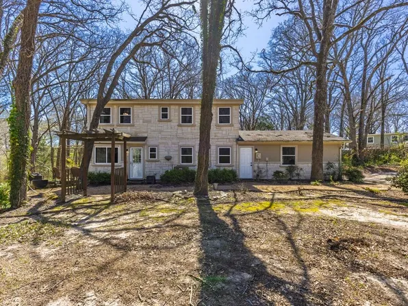 1834 Wolf Creek Dr, Greenville, TX 75402