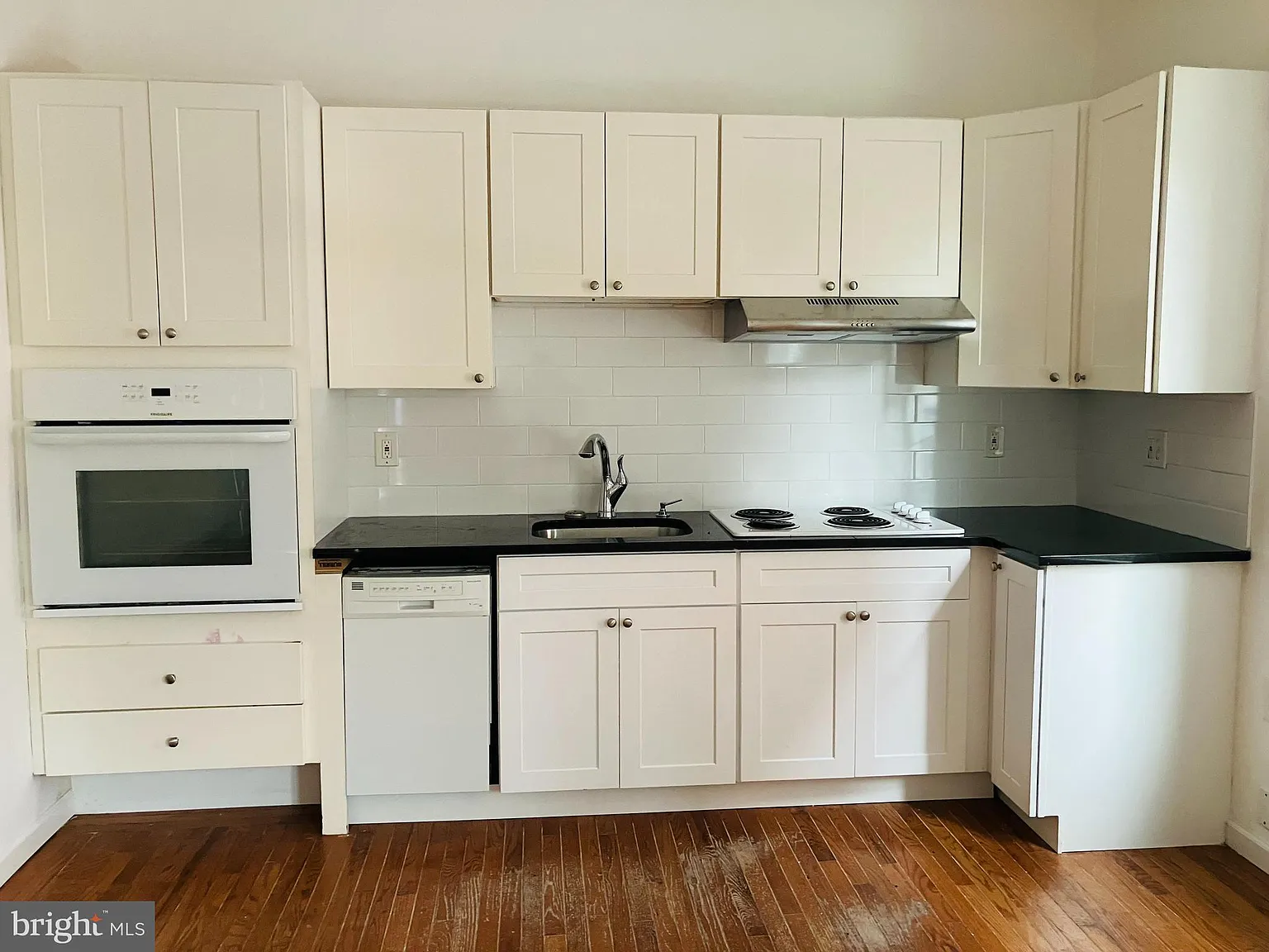 1 bed, 3219 sqft, $1,250 — Photo 2
