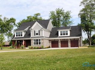 311 River Bend Ln, Maumee, OH 43537