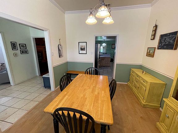 5th image of 709 E Linda Vista Blvd