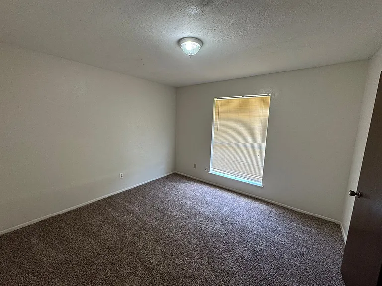 3011 Mackey Ln — Photo 8