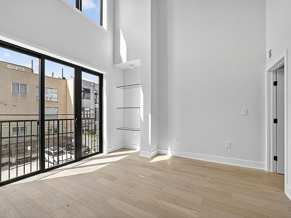 4th image of 2440 Ontario Rd NW #7