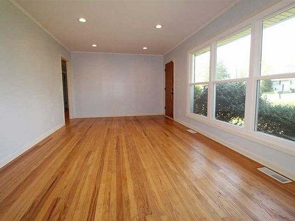 4th image of 239 Seminole Dr