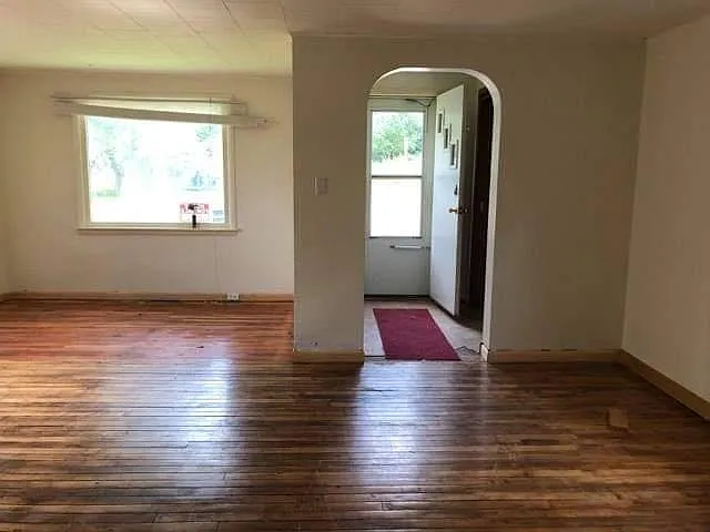 210 Moore St — Photo 3