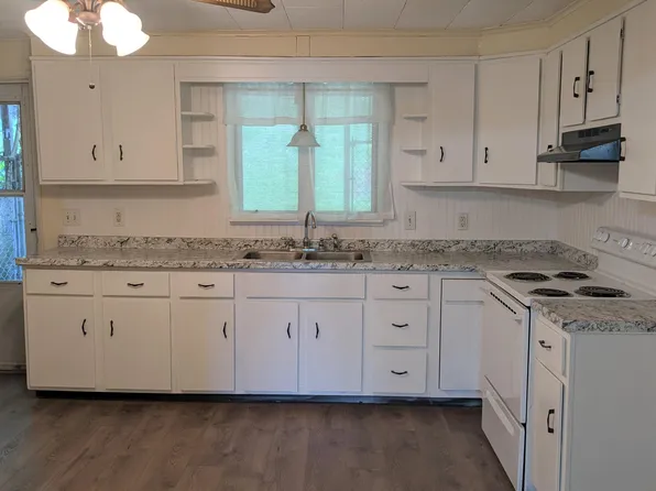 302 Westwood St, Minersville, PA 17954