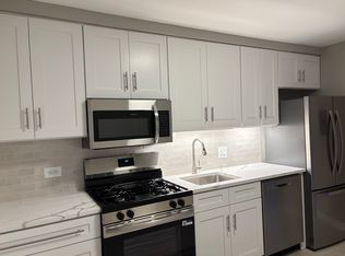9608 N Greenwood Ave #1W, Des Plaines, IL 60016