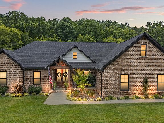 2nd image of 931 S Dogwood Dr